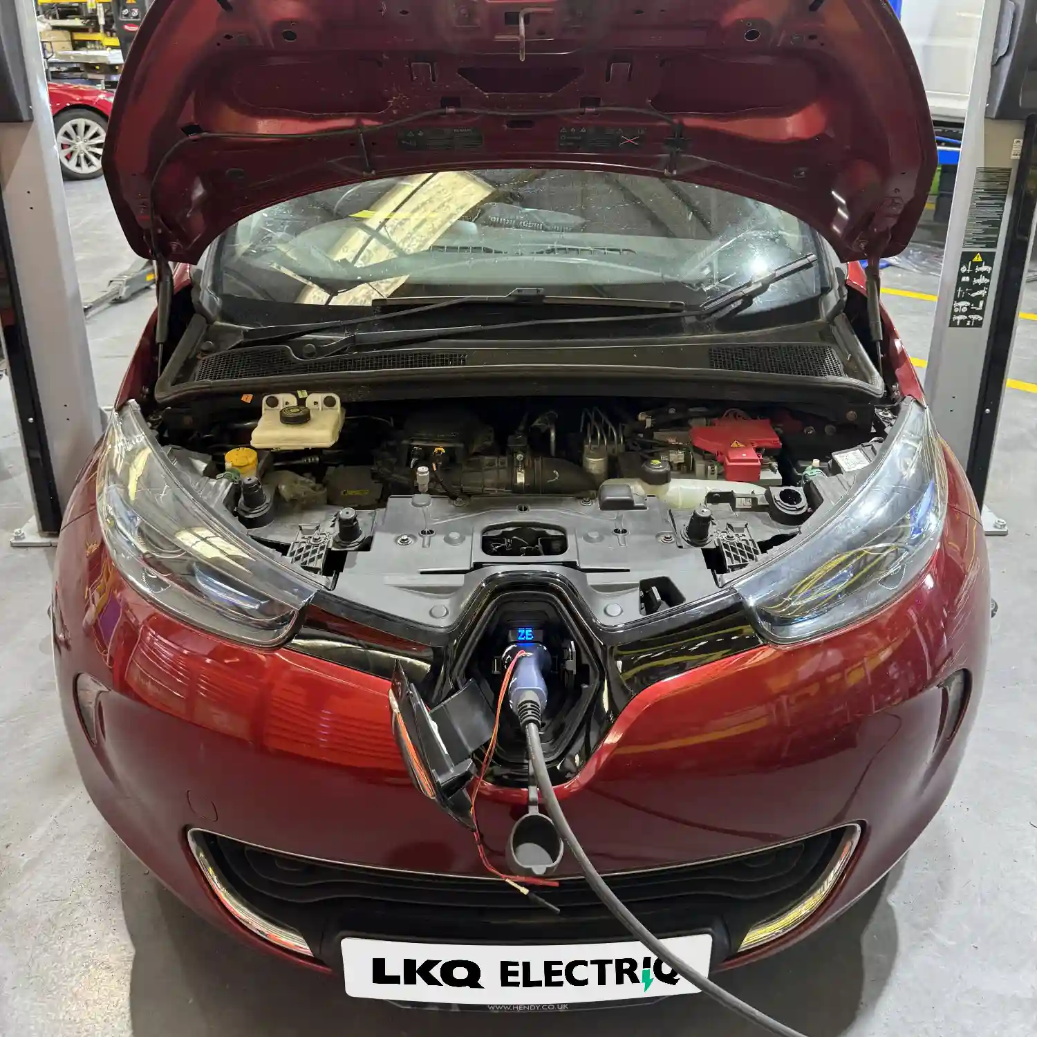 Renault Zoe Red Charge Port 1 BMW i3 HB battery fault front