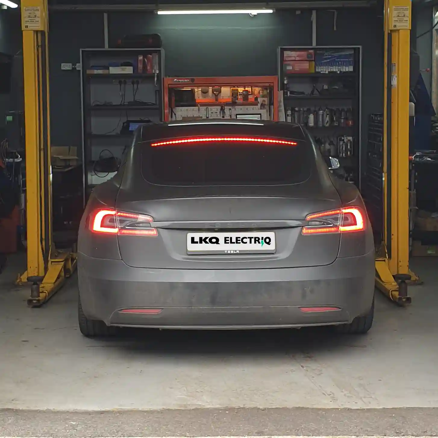 Tesla Model S Park Assist Failure